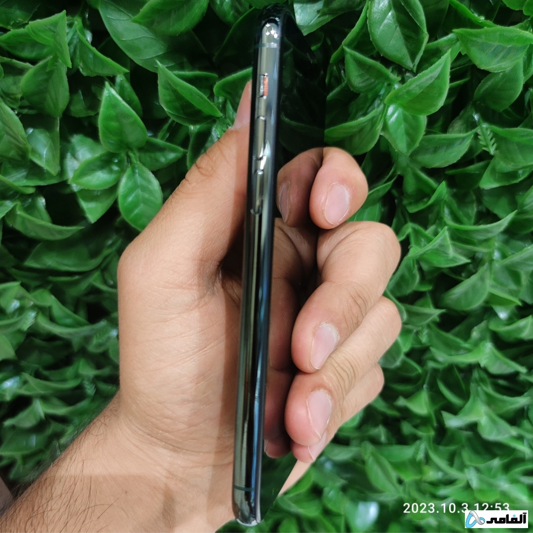 گوشی موبایل اپل مدل iphone 11 pro حافظه ۲۵۶گیگ باتری 79٪ (کارکرده)