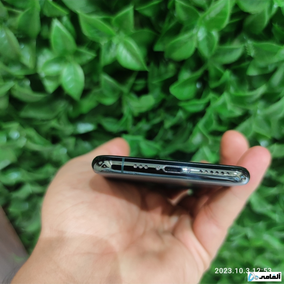 گوشی موبایل اپل مدل iphone 11 pro حافظه ۲۵۶گیگ باتری 79٪ (کارکرده)